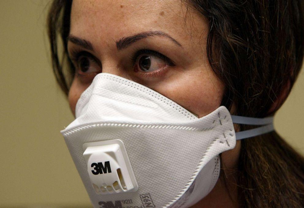 experts-say-do-not-wear-n95-masks-with-exhalation-valves