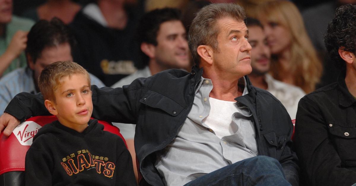 Mel Gibson with his son Thomas at a 2007 Lakers game.