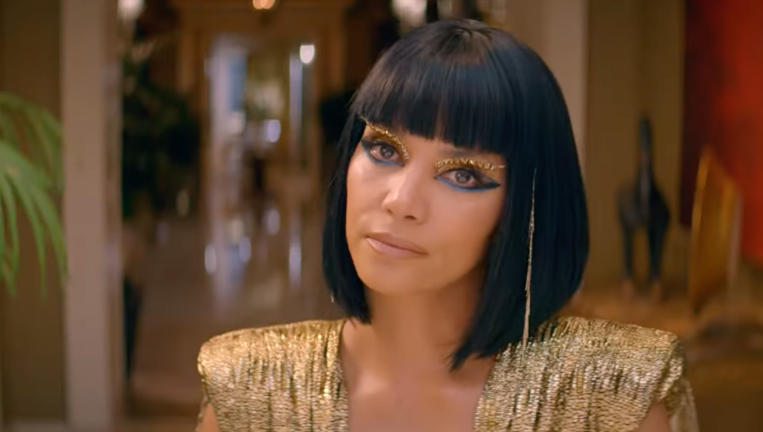 Caesars Entertainment TV Spot, 'Cleopatra With Kittens' Featuring