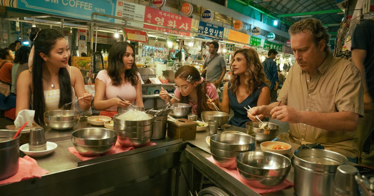 (L-R) Lara Jean, Margot, Kitty, Trina, and Dr. Covey out to eat in 'To All the Boys: Always and Forever.'