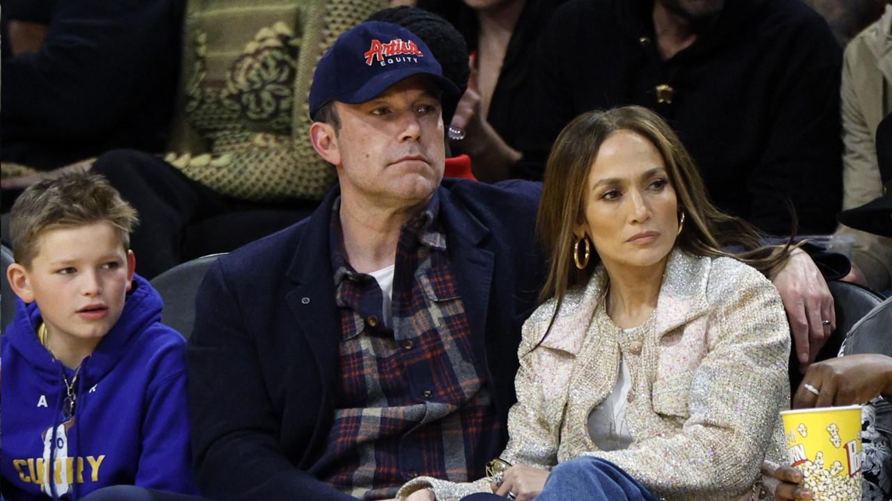 Samuel Garner Affleck, Ben Affleck, and Jennifer Lopez at a basketball game between the Lakers and Warriors on March 16, 2024