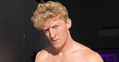 Tfue without a shirt on