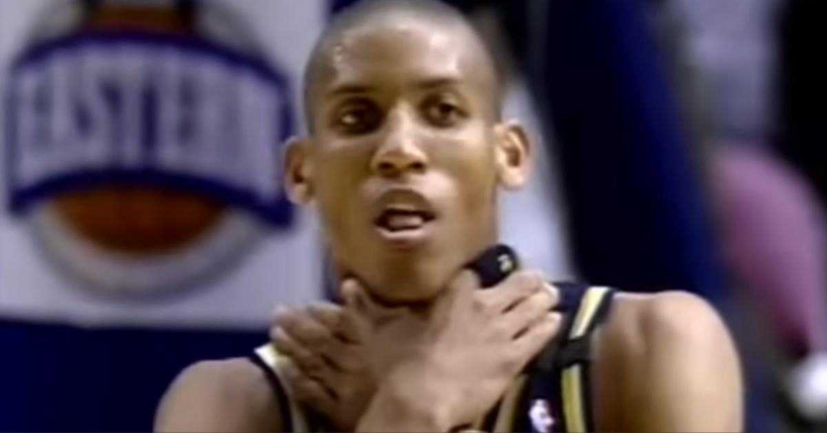 Reggie Miller gives Spike Lee the choke sign during Game 5 of 1994 Eastern Conference Finals.