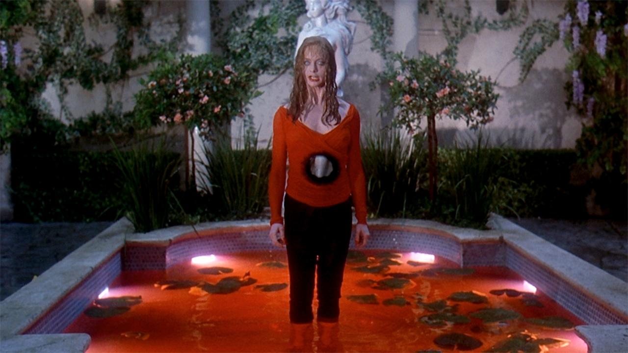 Goldie Hawn in Death Becomes Her