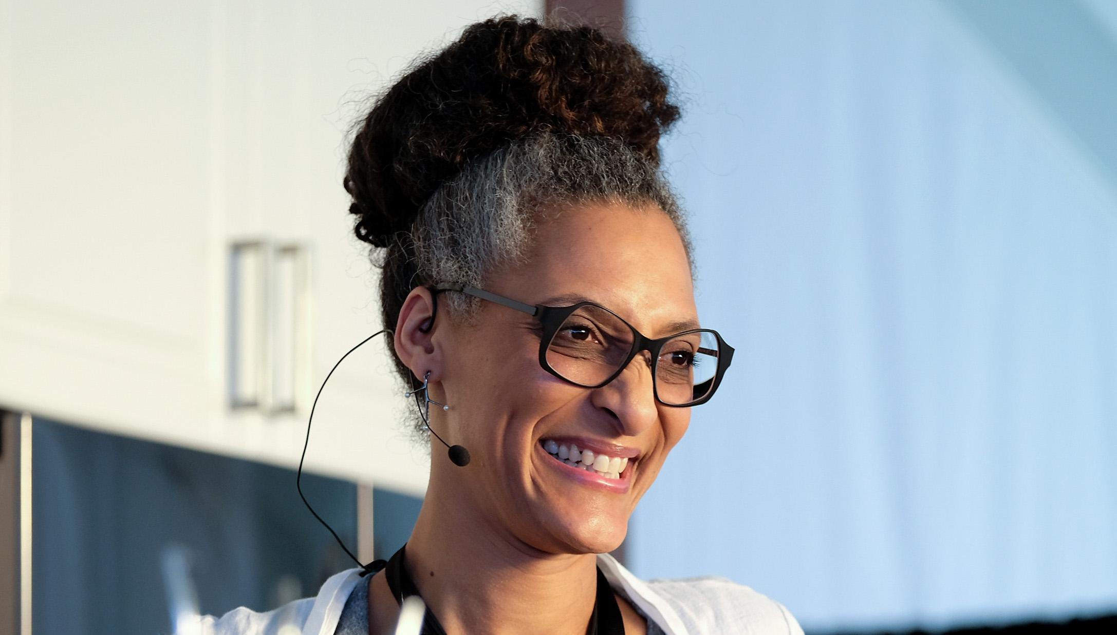 mari de Carla Hall