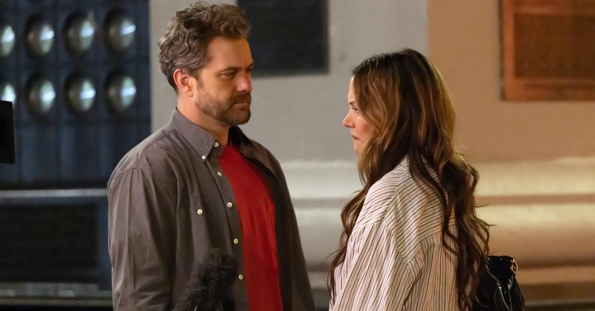Joshua Jackson and Katie Holmes on the set of their movie Happy Hours.