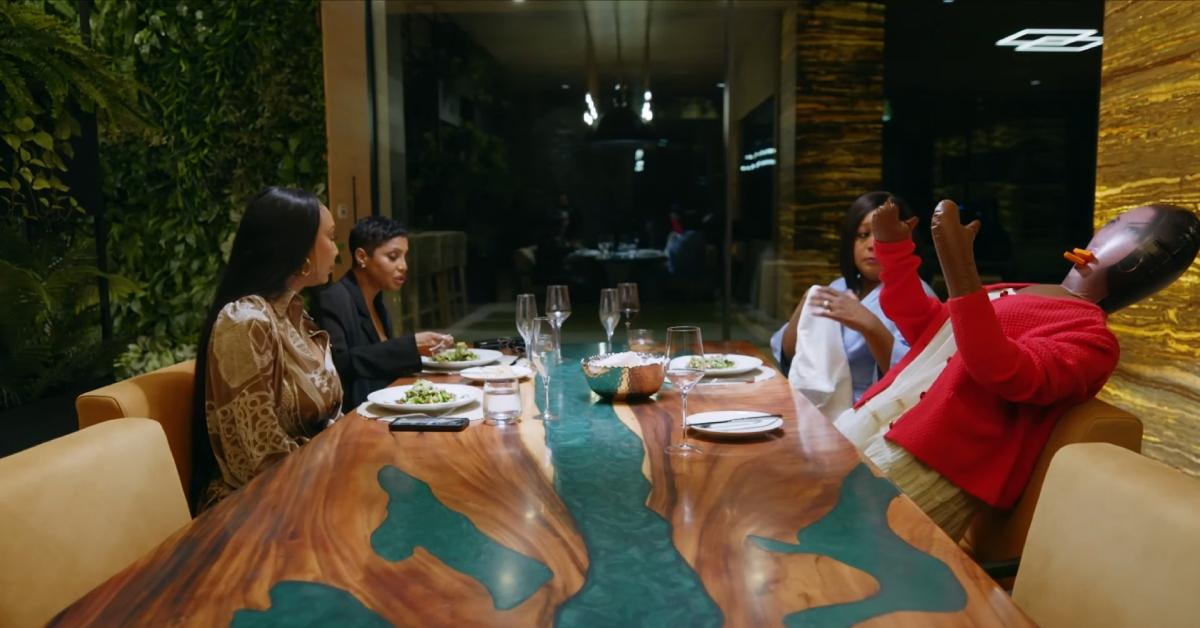 (l-r): Tamar Braxton, Toni Braxton, and Trina Braxton filming 'The Braxtons'