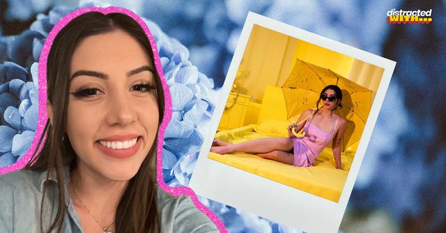 selfie of kelsi davies