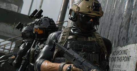 'Modern Warfare 2' Close-up of soldiers preparing to breach a door.