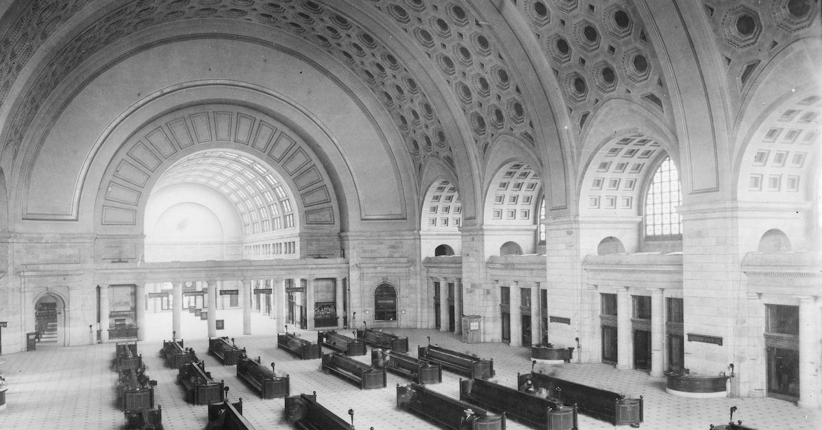 Who Built Union Station in New York During the Gilded Age?
