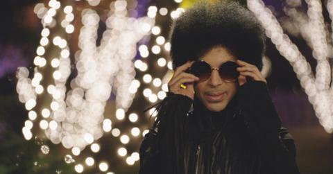 Prince wearing sunglasses in 'New Girl'