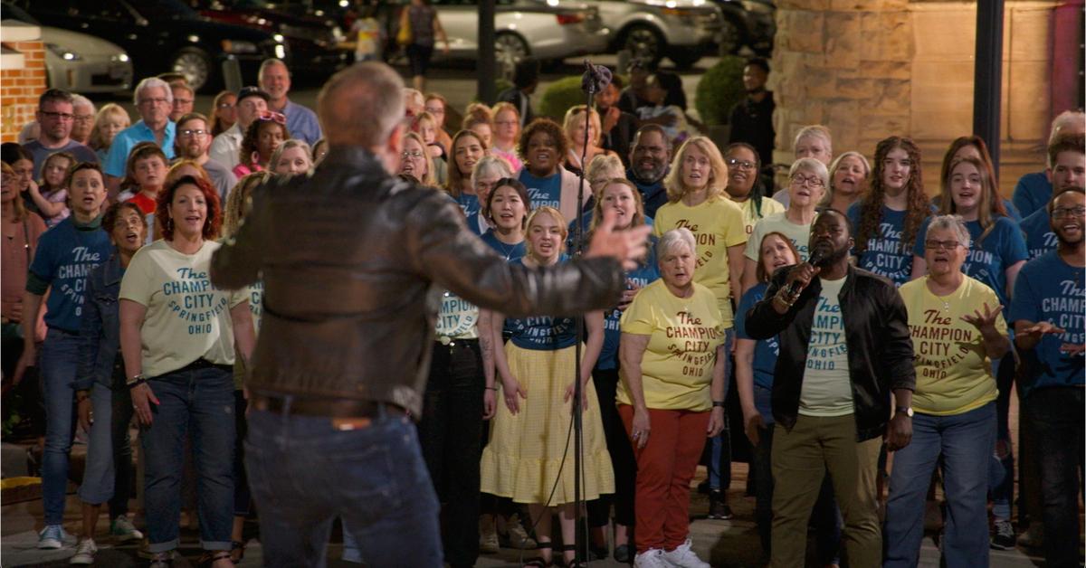 David Brown leads the choir in ABC's 'Finding Harmony.'