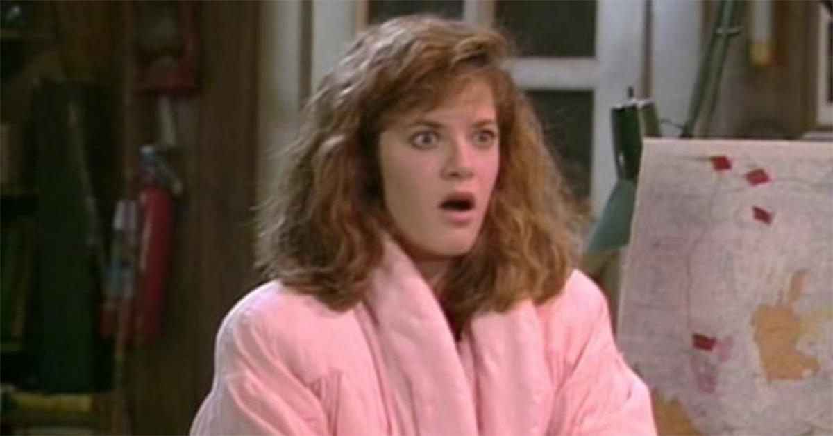 Andrea Elson in a bathrobe on 'ALF.' 