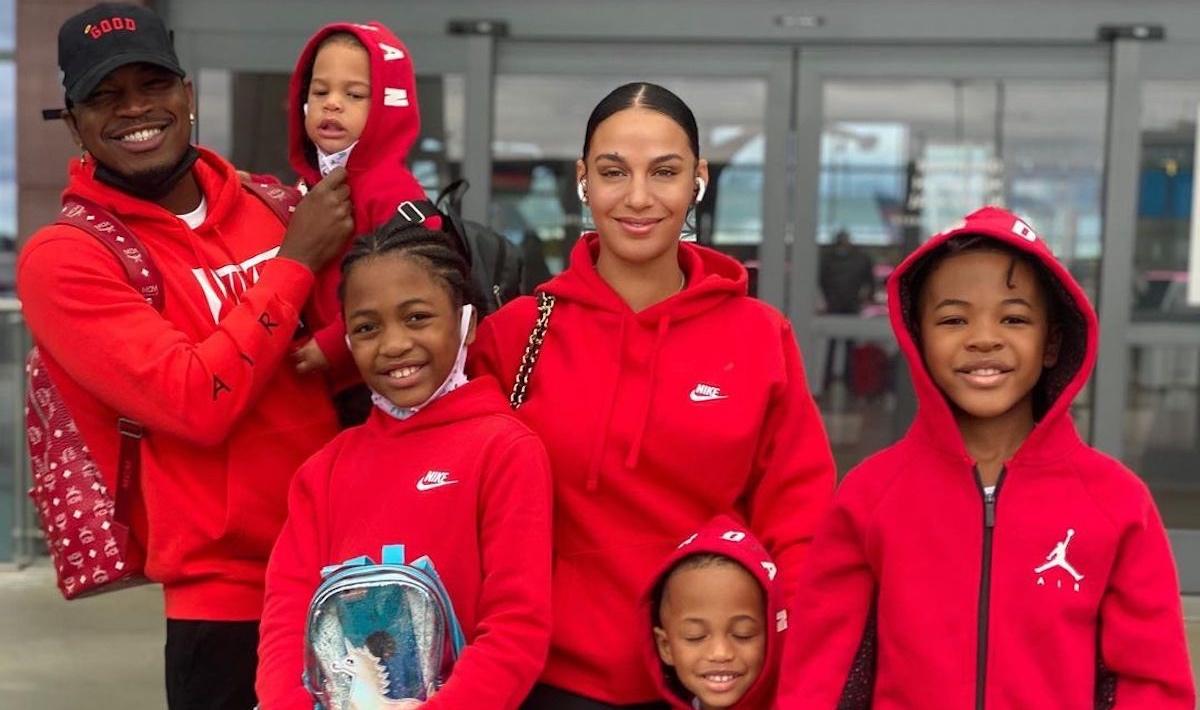 Ne-Yo and Crystal Smith with their children