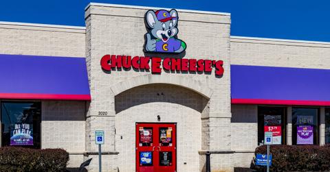 is chuck e cheese going bankrupt