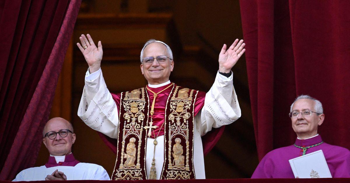 Pope Leo SIV greeting the crowd for the first time as pope. 