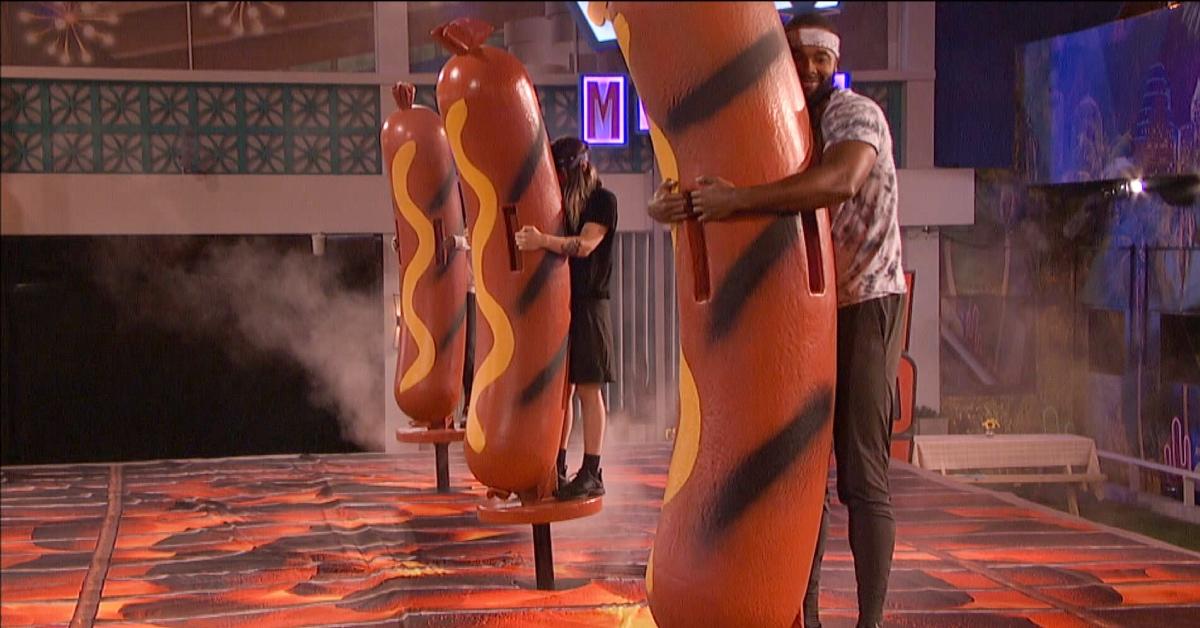 'Big Brother' Season 24 contestants compete in the holding hotdog competition.