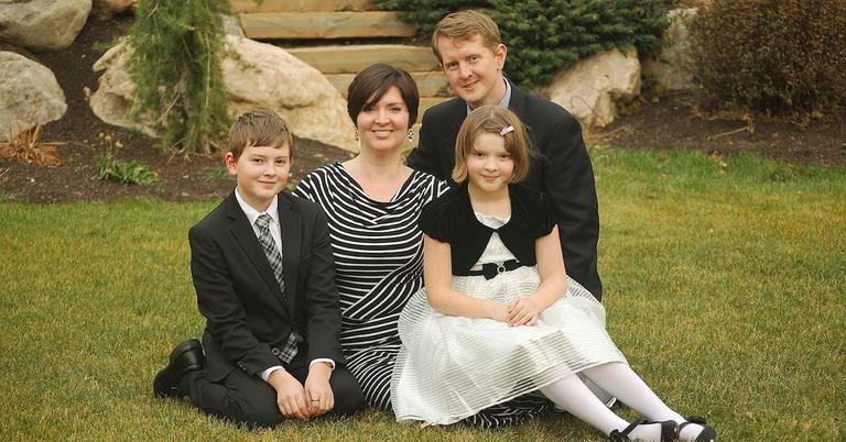 ken-jennings-wife-mindy-has-been-by-his-side-for-every-jeopardy-win