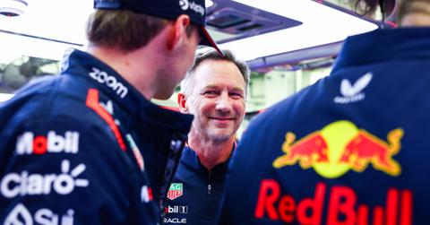Christian Horner talking to his team.