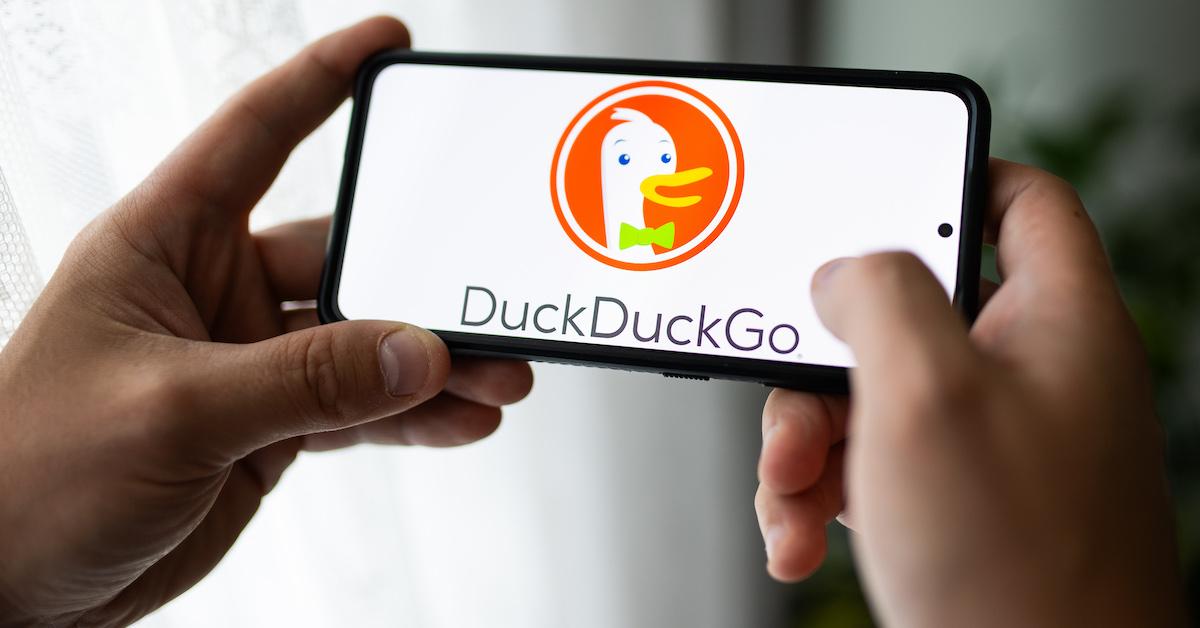 DuckDuckGo search engine on smartphone