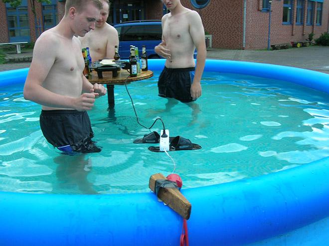 why women live longer