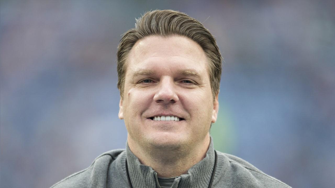 Former player Frank Wycheck of the Tennessee Titans on the field before a game against the New York Jets at LP Field on Dec. 14, 2014 