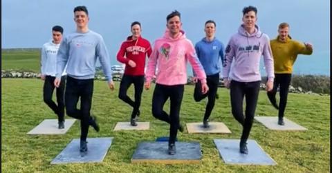 Cairde TikTok Dance Group