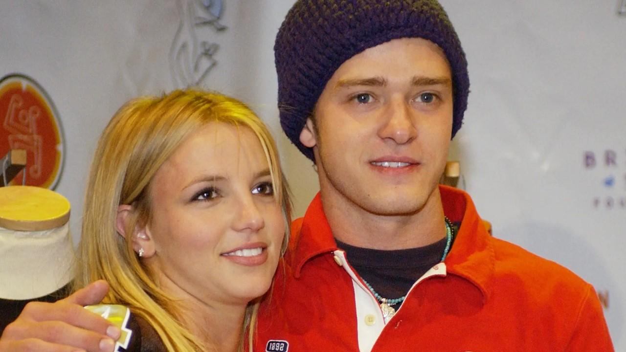 Britney Spears and Justin Timberlake during Super Bowl XXXVI