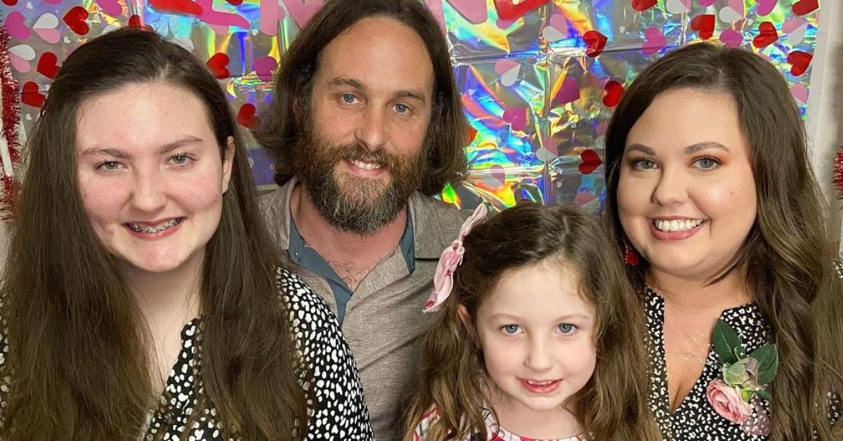 Gorgeous Is It Weird That This Country Singer Co-slept With Her Kids For A Year? Scene for Your Screen Gorgeous Is It Weird That This Country Singer Co-slept With Her Kids For A Year? Scene for Your Screen