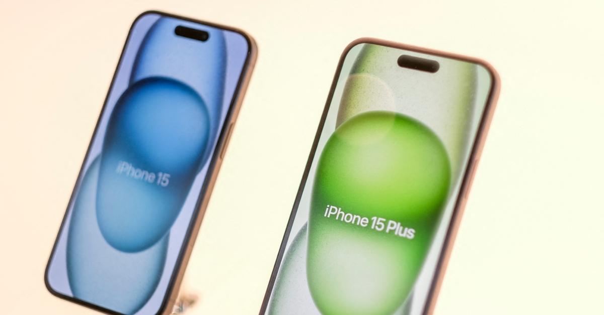 Here's Why the Top of Your Phone Screen Looks Blurry