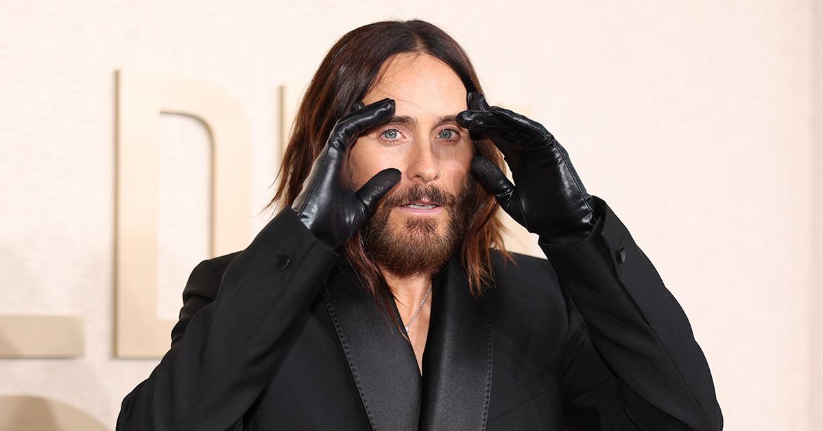 Jared Leto with gloves at the 2024 Golden Globes. 