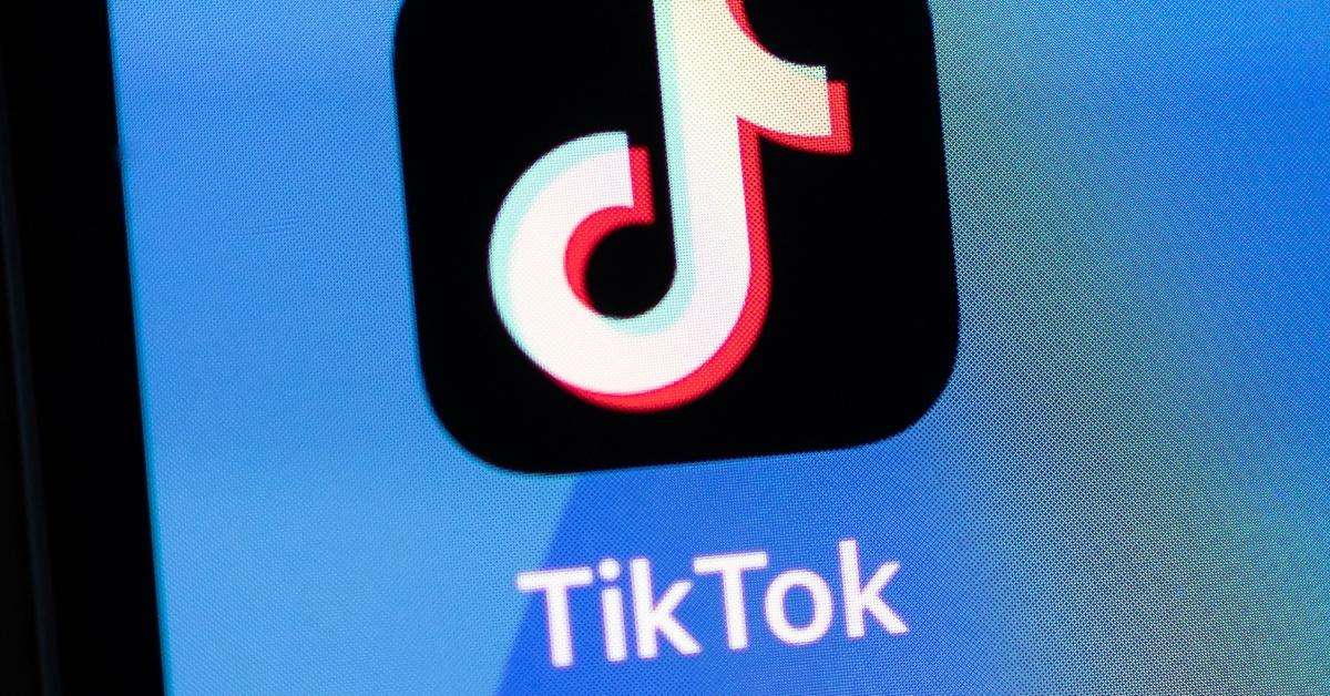 TikTok's Turn Around Challenge Is Even Better With Wine