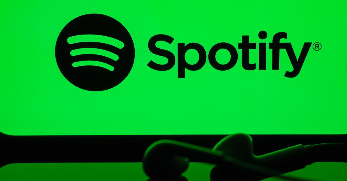 Spotify logo and ear buds