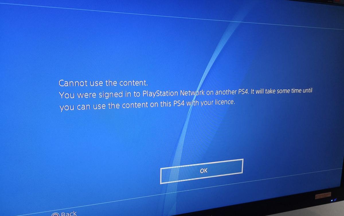 ps4 play game while ing update