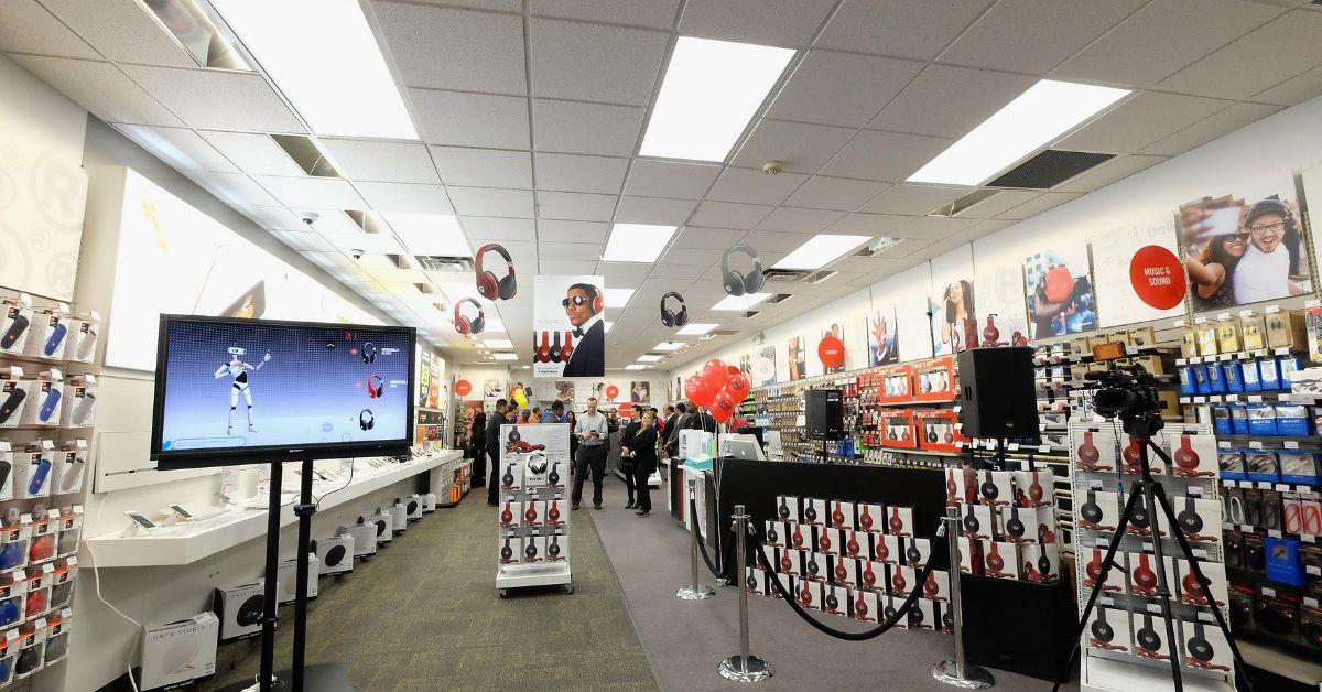The Real Reason Why RadioShack's Twitter Is So Unhinged