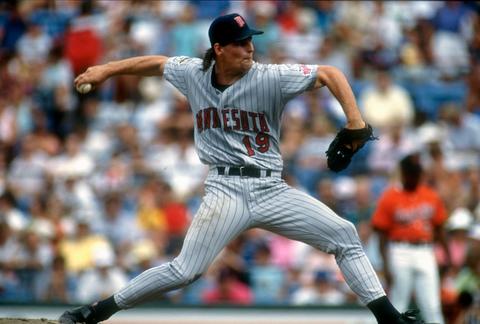 Scott Erickson pitching for the Twins in 1991