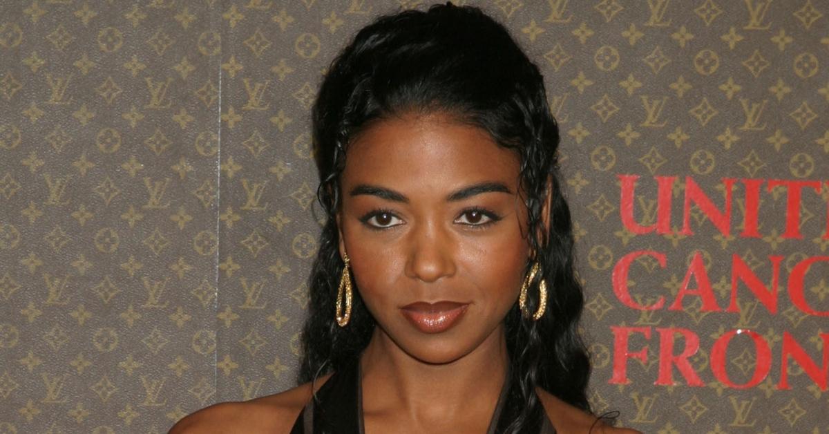Ananda Lewis on the red carpet
