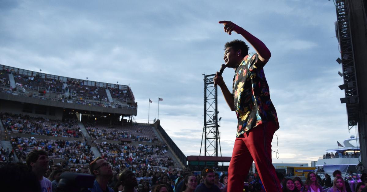 Bryce Vine performing live