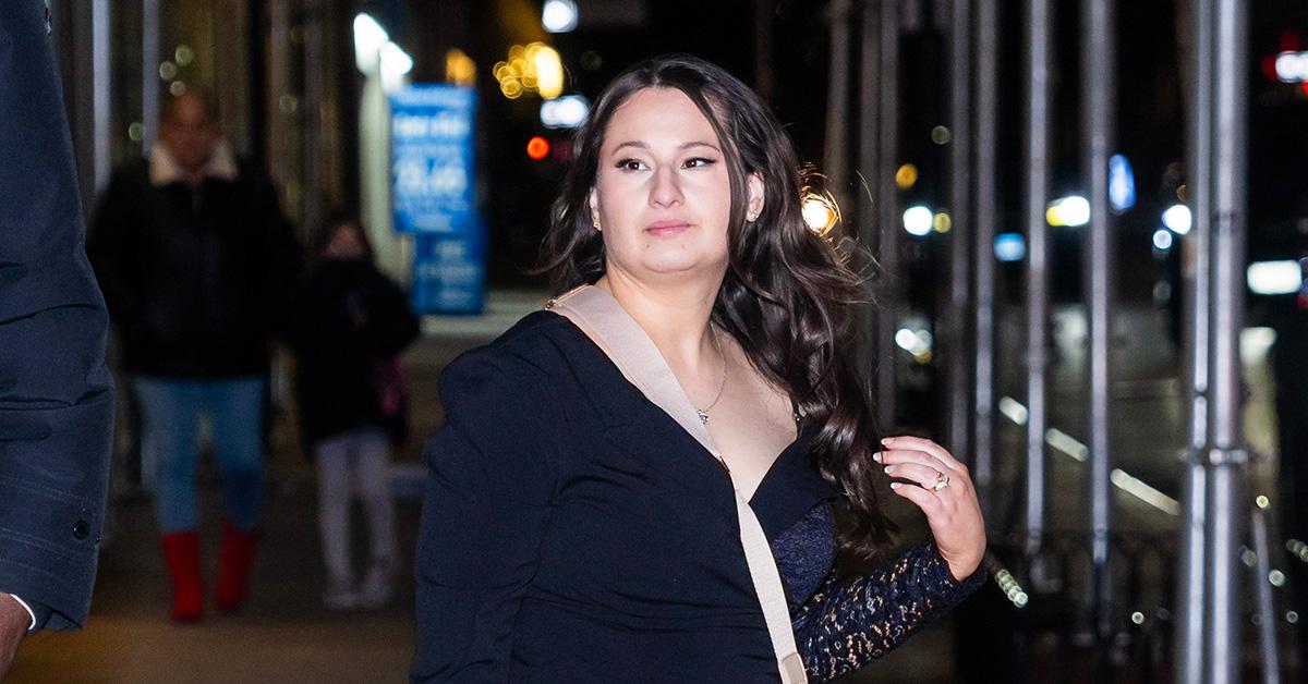 Gypsy Rose Blanchard walking in New York City. 