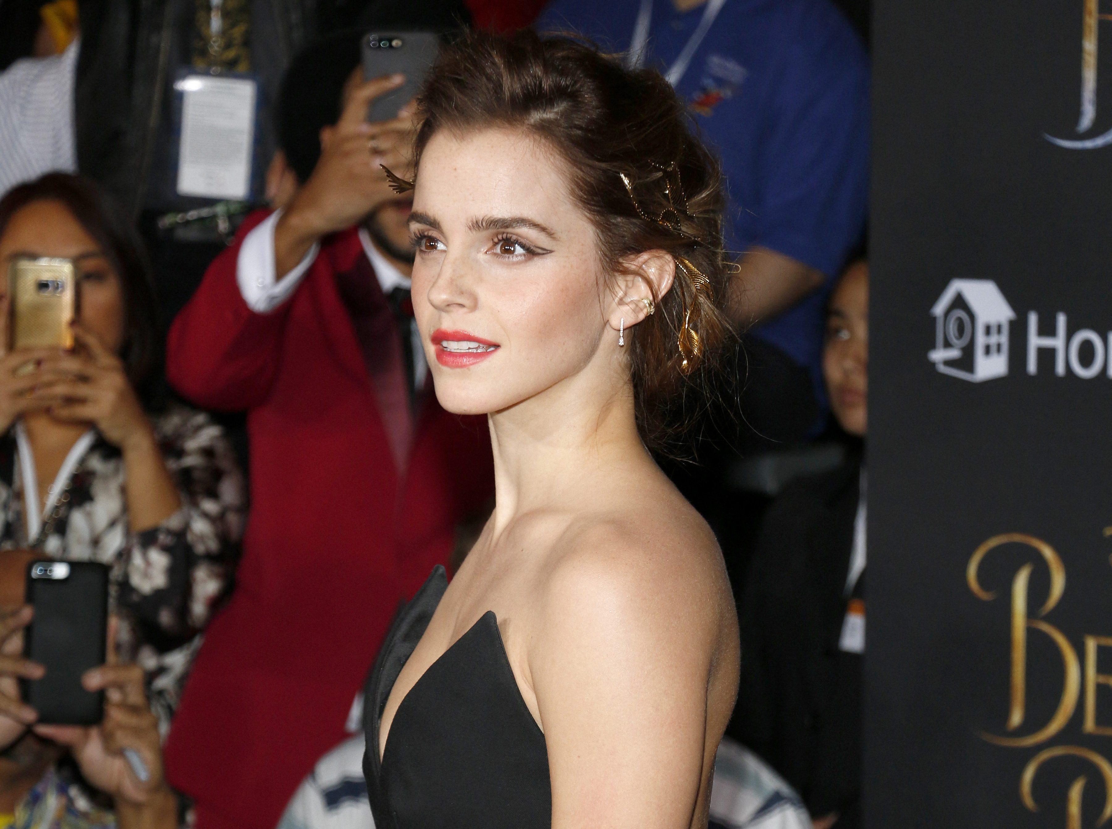 emma-watson-disney-red-carpet