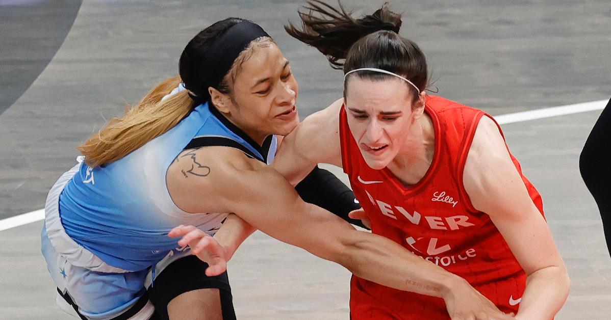 Chicago Sky guard Chennedy Carter (7) guards Indiana Fever guard Caitlin Clark (22) on June 1, 2024, at Gainbridge Fieldhouse in Indianapolis, Indiana