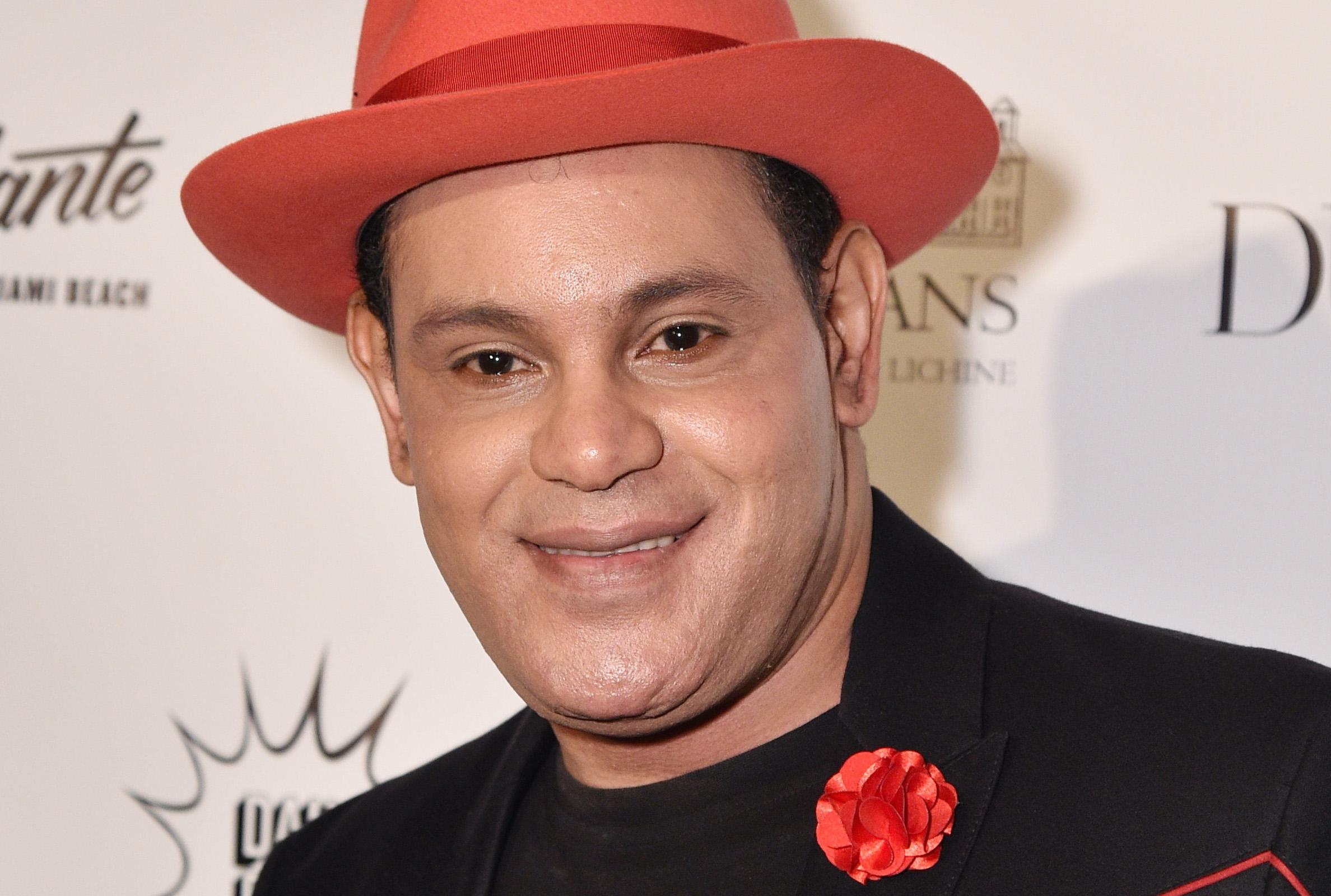 Sammy Sosa doesn't care what people think about his skin bleaching