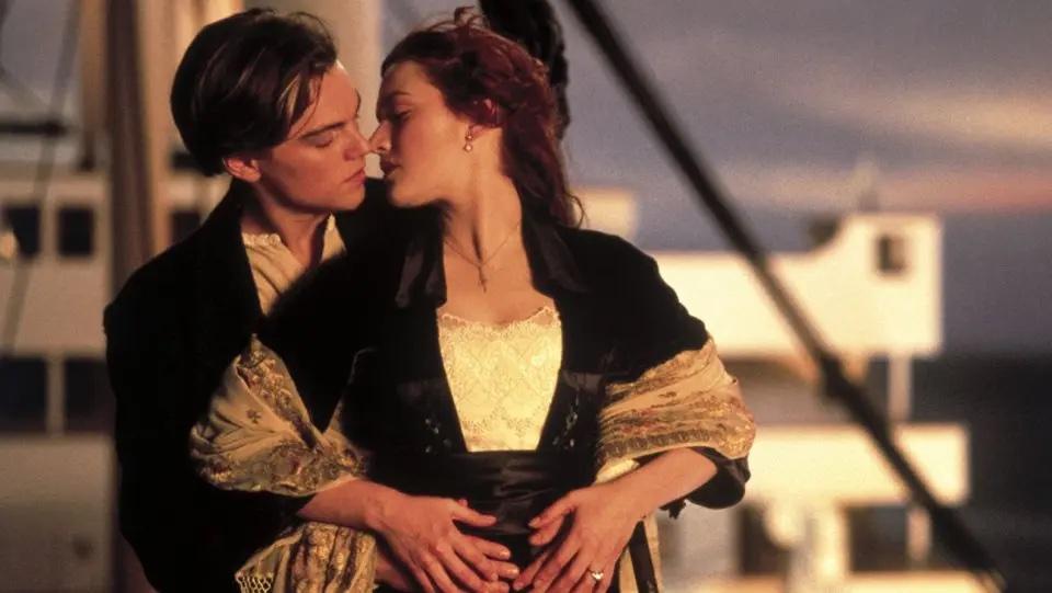 Still shot of Jack and Rose in "Titanic."