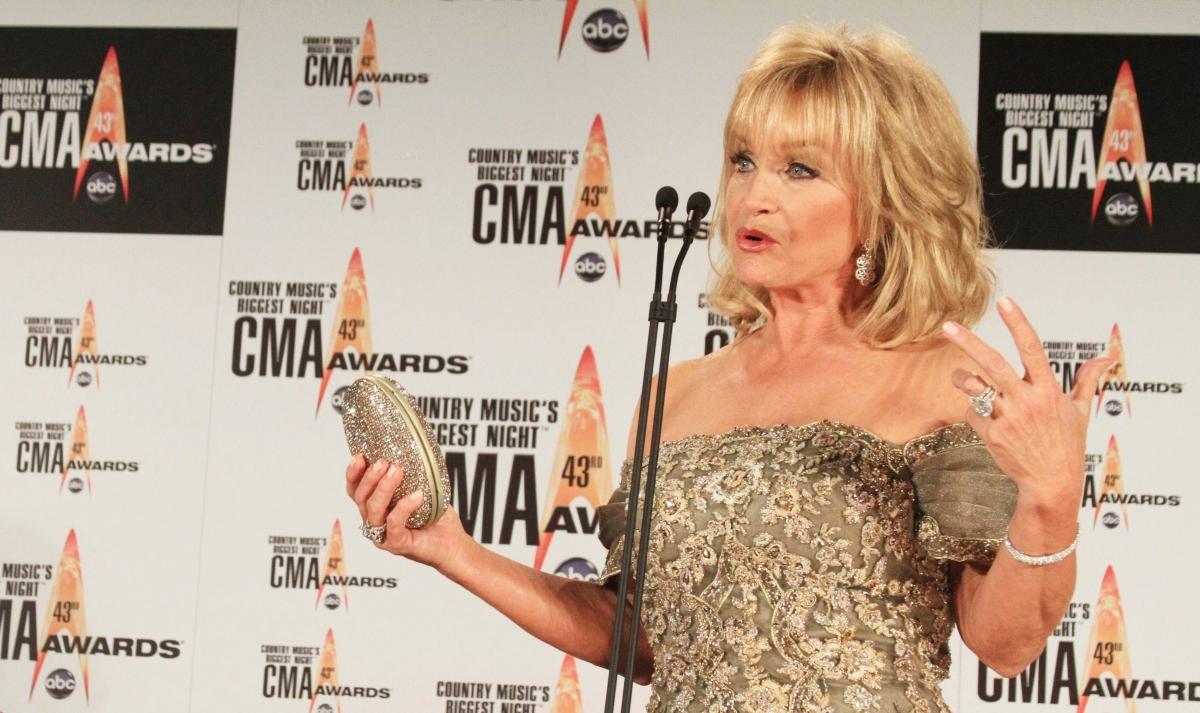 Barbara Mandrell at the 43rd Annual CMA Awards in 2009