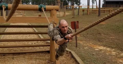 robert-killian-green-beret-1557504872957.jpg