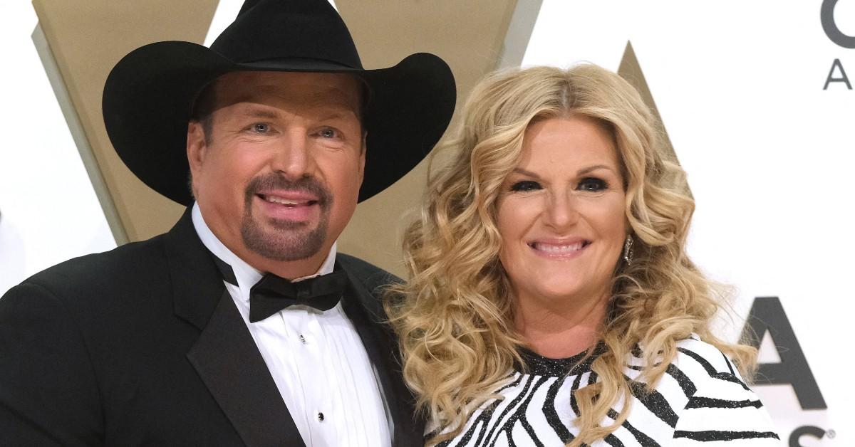 Trisha Yearwood and Garth Brooks attend an award ceremony together