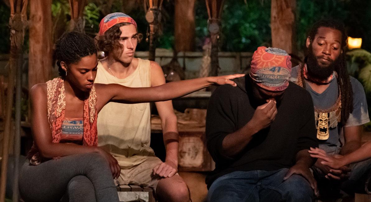 Episode 11 tribal council 'Survivor'