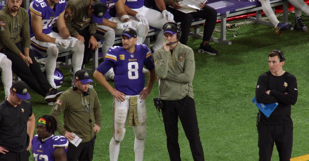 Kirk Cousins on the sidelines of a Vikings game during the 2022-23 NFL regular season.