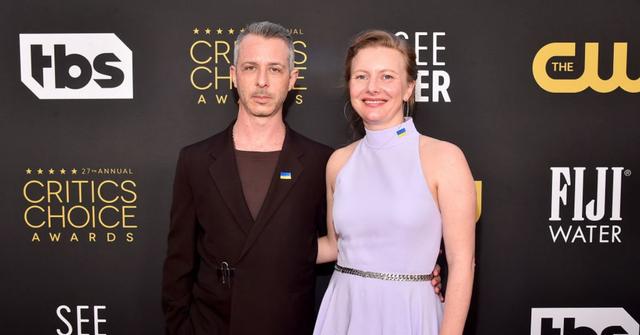 Meet Jeremy Strong's Wife Emma and Their Three Daughters!