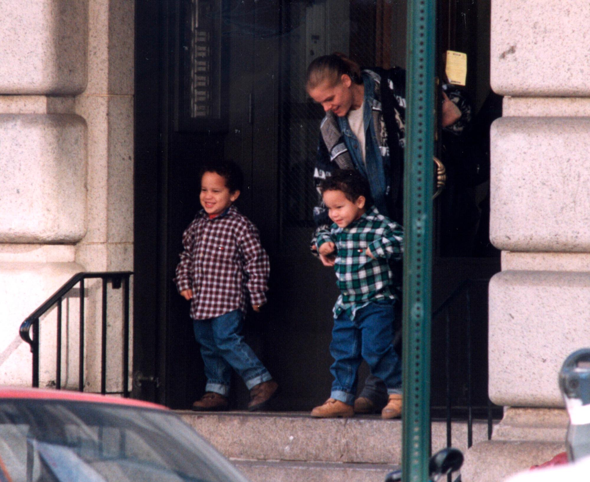 Julian and Aaron De Niro as young children with their mother, Toukie.